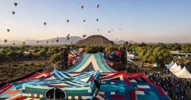 El ritual electrónico frente a las pirámides que marcará el equinoccio en México.
